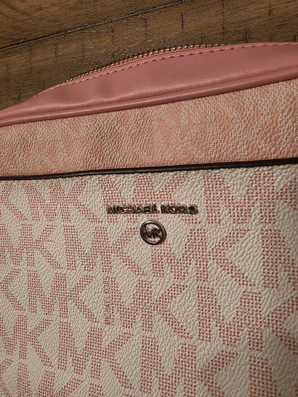 Michael Kors Pink Signature MK Logo Crossbody - Picture 2 of 6